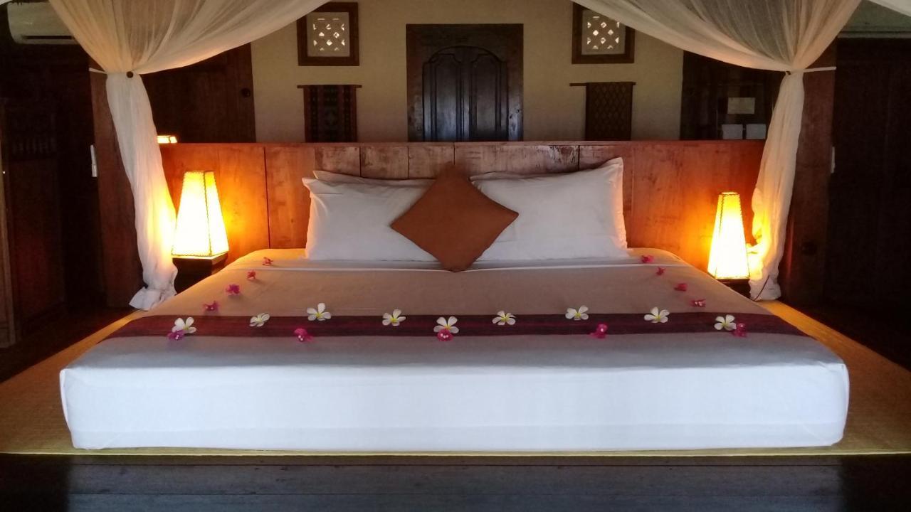 Desa Dunia Beda Resort Gili Trawangan Buitenkant foto