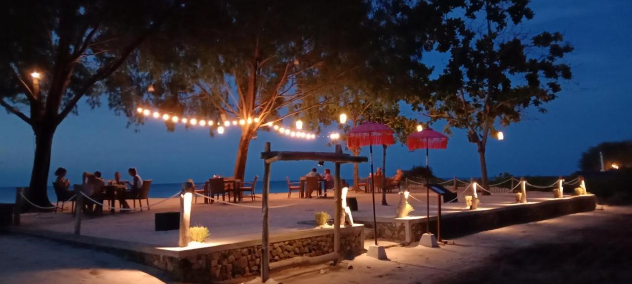 Desa Dunia Beda Resort Gili Trawangan Buitenkant foto
