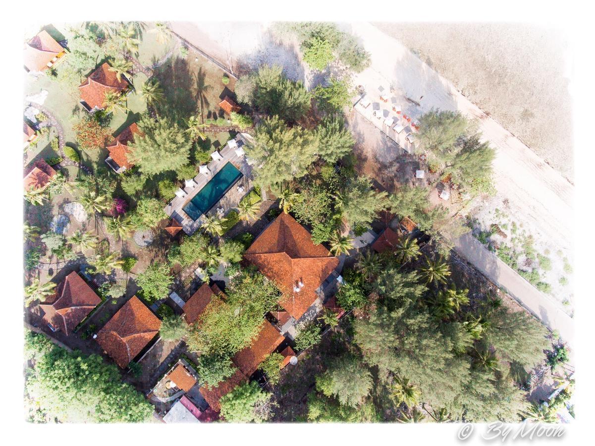 Desa Dunia Beda Resort Gili Trawangan Buitenkant foto