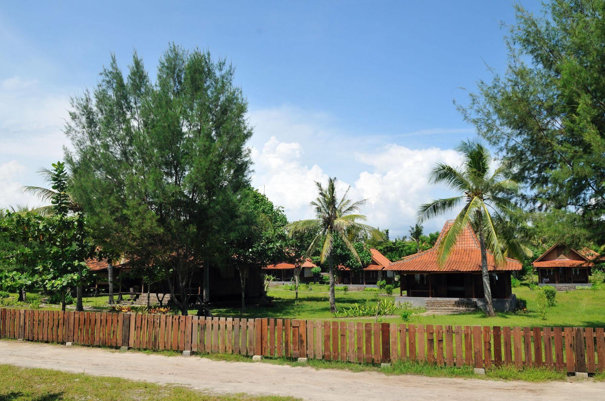 Desa Dunia Beda Resort Gili Trawangan Buitenkant foto