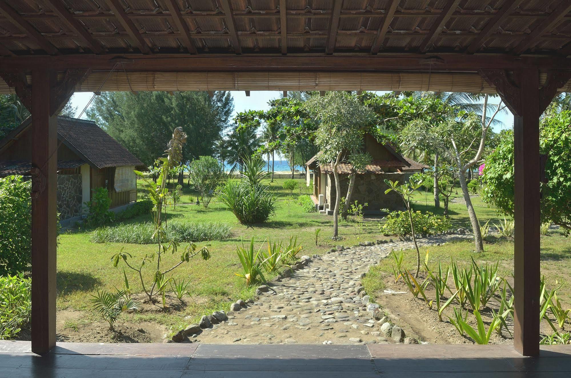 Desa Dunia Beda Resort Gili Trawangan Buitenkant foto
