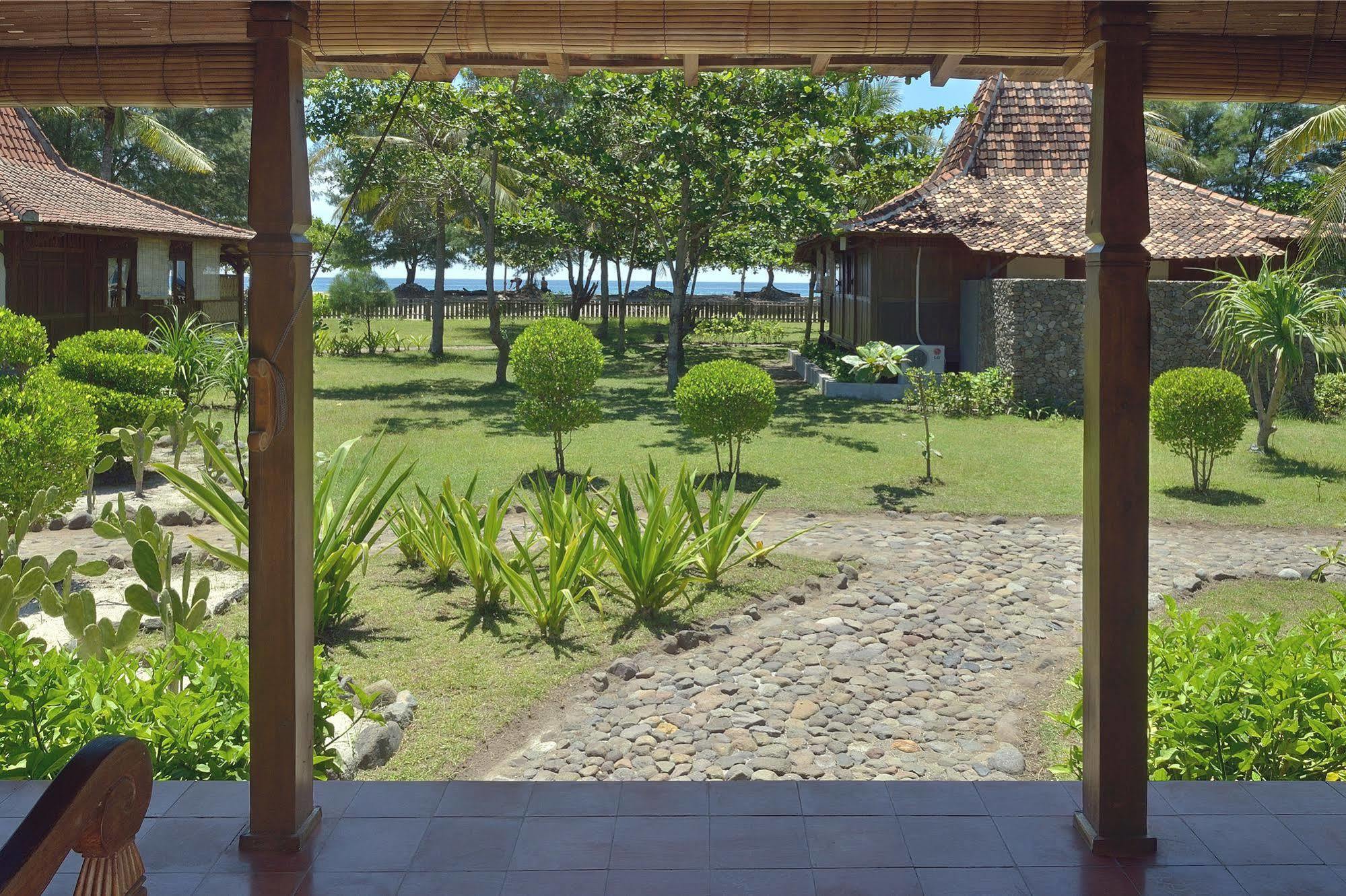 Desa Dunia Beda Resort Gili Trawangan Buitenkant foto