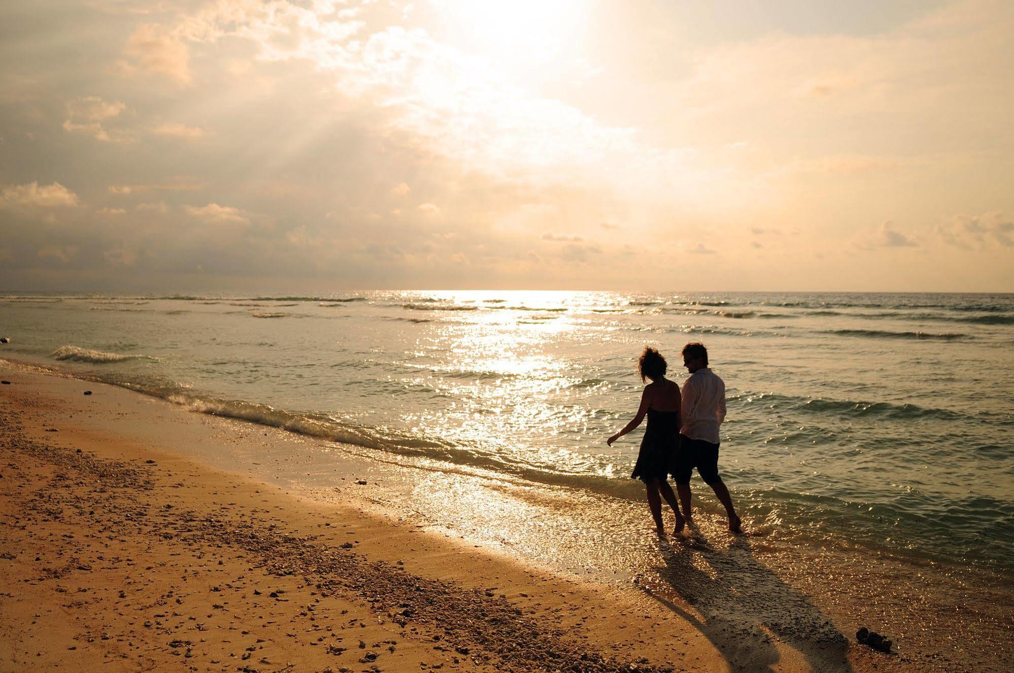 Desa Dunia Beda Resort Gili Trawangan Buitenkant foto