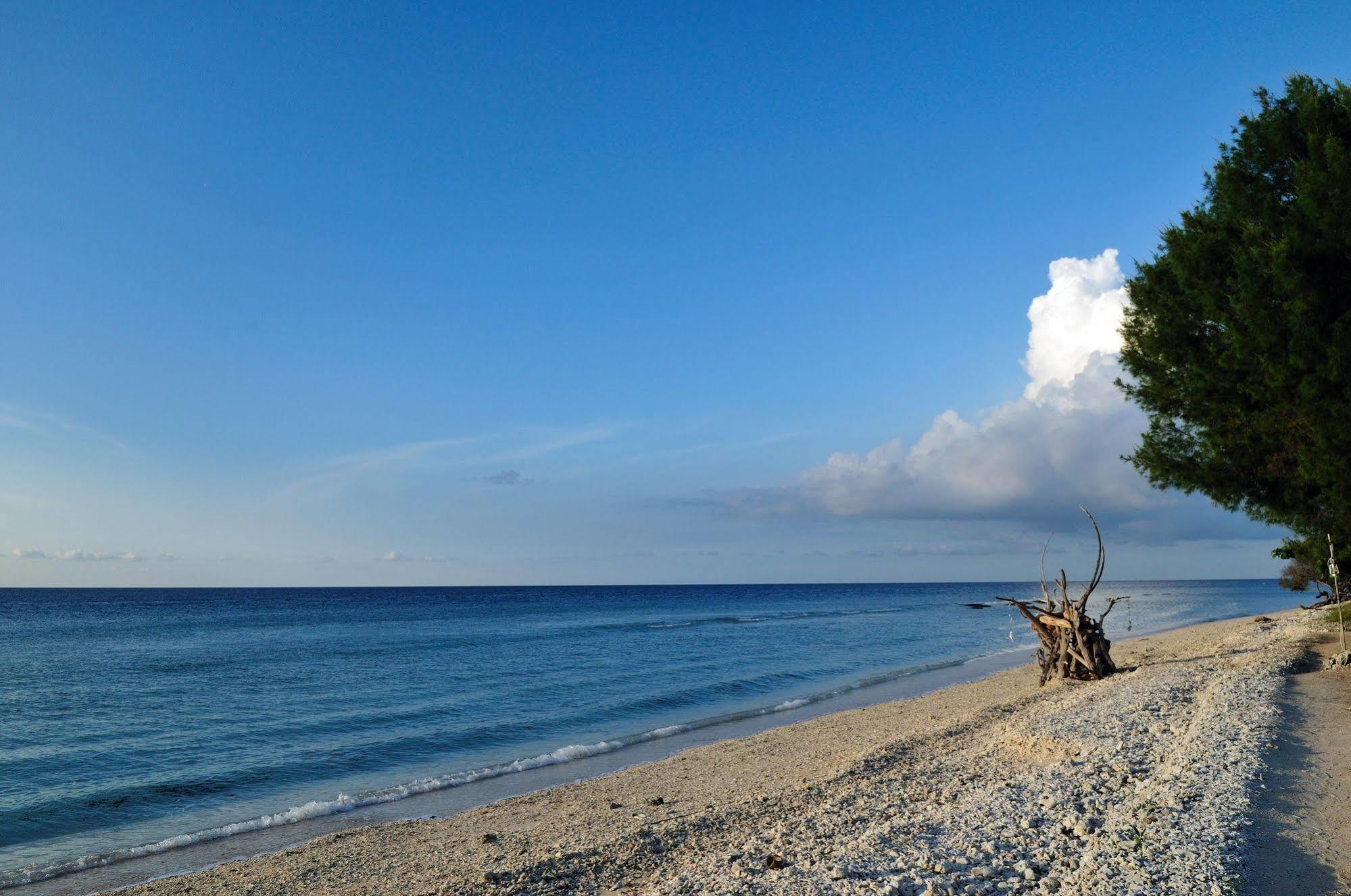 Desa Dunia Beda Resort Gili Trawangan Buitenkant foto