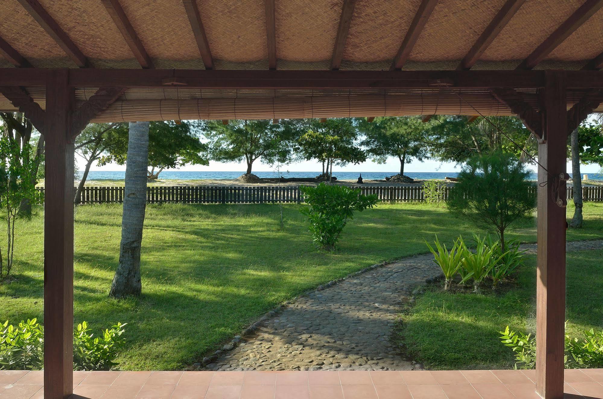 Desa Dunia Beda Resort Gili Trawangan Buitenkant foto