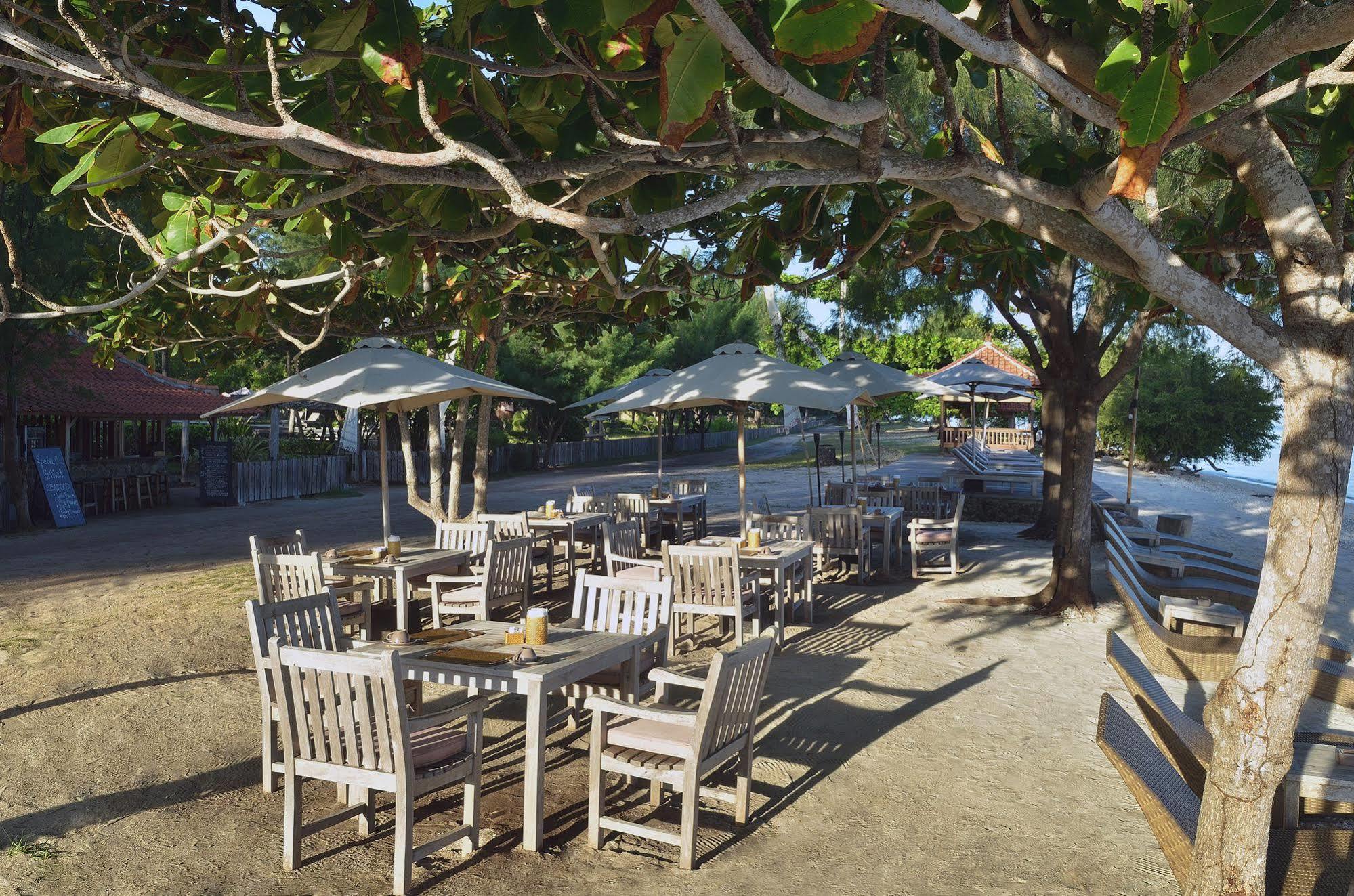 Desa Dunia Beda Resort Gili Trawangan Buitenkant foto