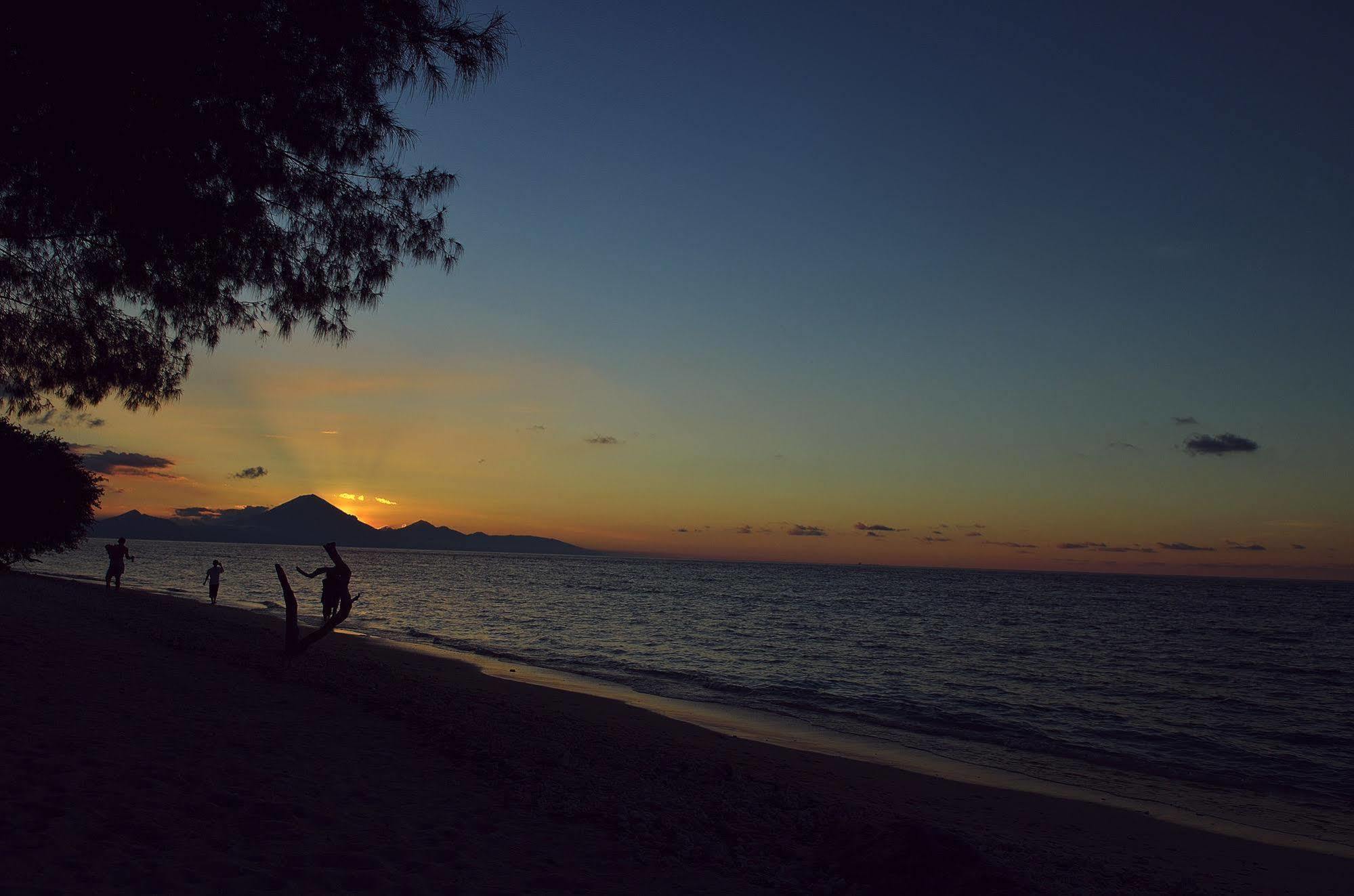 Desa Dunia Beda Resort Gili Trawangan Buitenkant foto